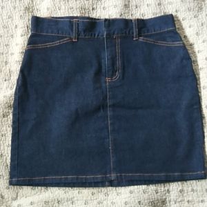 Size 4 NWOT GAP Hip-hugger Stretch Jean Blue Skirt
